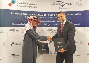 مختبرات البرج توقع اتفاقية شراكة استراتيجية مع مجمع النجدة الدولي الطبي
