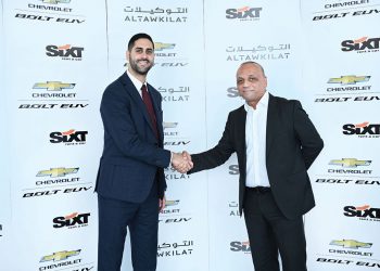 التوكيلات العالمية للسيارات تسلّم “سيكست” 25 سيارة شفروليه بولت EUV الكهربائية
