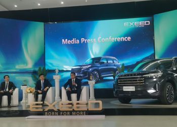 إكسيد علامة السيارات الفاخرة تؤكد استثمارها طويل الأجل في طرازات السيارات الكهربائية EV
