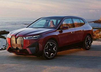 سيارة BMW iX الكهربائية بالكامل متوفرة الآن في المملكة العربية السعودية