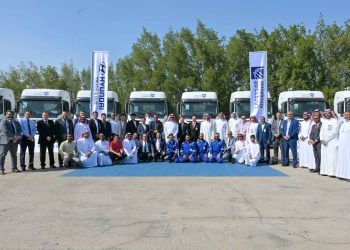 المجدوعي للسيارات تسلم الدفعة الاولى من شاحنات اكسينت 2023