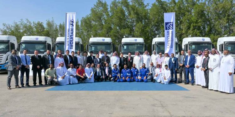 المجدوعي للسيارات تسلم الدفعة الاولى من شاحنات اكسينت 2023