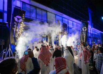 الجبر تفتتح صالة عرض سيارات لينك اند كو في جدة