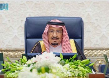 خادم الحرمين الشريفين يرأس جلسة مجلس الوزراء لإقرار الميزانية العامة للدولة للعام المالي 1445/1446 هـ