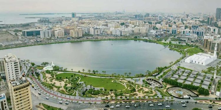 اكتمال المرحلة الأولى من مشروع تطوير الواجهة البحرية  لـ “بحيرة الأربعين