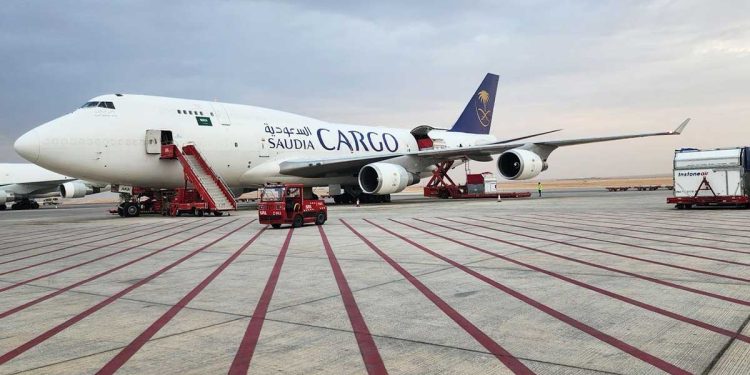 “السعودية للشحن” ترعى جولات القفز الدولية وتنقل الخيول المشاركة إلى جدة