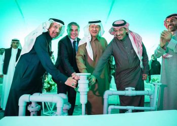 “بيكر هيوز” و “دسر” تحتفلان بتدشين منشأة لتصنيع المواد الكيميائية بالجبيل دعمًا لتوطين الكيماويات النفطية والصناعية