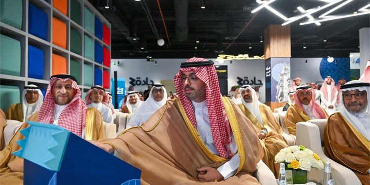 محافظ جدة يدشن فرع “جادة 30” ببنك التنمية الاجتماعية