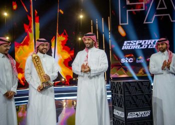الأمير محمد بن سلمان يتوّج فريق “فالكونز” بكأس العالم للرياضات الإلكترونية في حدث عالمي غير مسبوق بالرياض”
