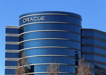 ضمن خططها لاستثمار 1.5 مليار دولار Oracle تفتح منطقة سحابية جديدة في الرياض لتعزيز الاقتصاد الرقمي