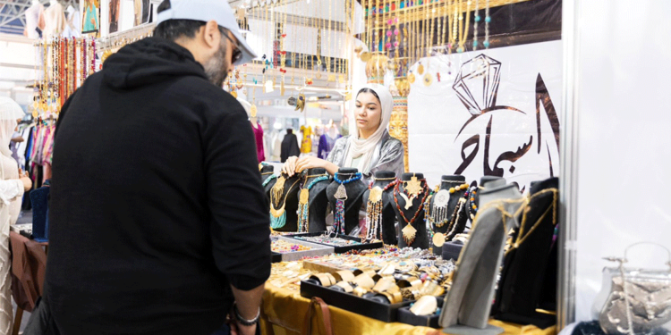 معرض المنتجات المصرية الرائد والمتخصص في الصناعات النسيجية والجلدية بمدينة جدة
