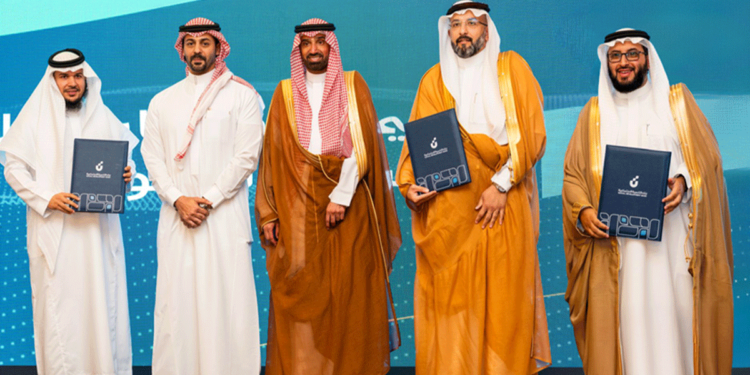 برعاية معالي وزير الموارد البشرية بنك التنمية الاجتماعية يوقع اتفاقيتيّ تعاون في منطقة مكة المكرمة