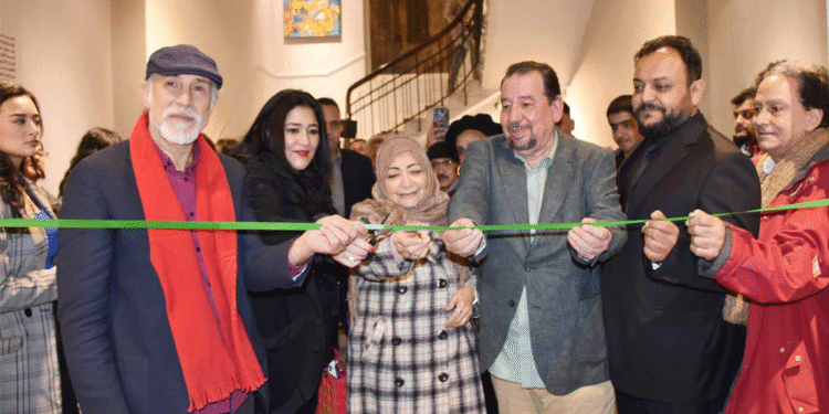 الكومي وشربتلي وقنديل يفتتحون معرض عبد الحليم رضوي و30 فنانًا سعوديًا في جاليري ضي بمصر