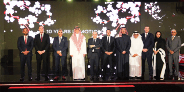 نيسان السعودية تحتفي بمرور 10 أعوام على شراكتها مع بترومين نيسان