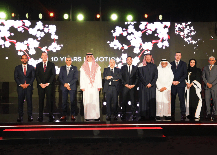نيسان السعودية تحتفي بمرور 10 أعوام على شراكتها مع بترومين نيسان