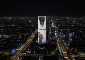 Samsung Galaxy's new foldable smartphone launch dominates Saudi skies through a nationwide unified outdoor advertising campaign across the Rotana Signs network.