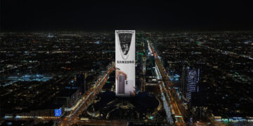 Samsung Galaxy's new foldable smartphone launch dominates Saudi skies through a nationwide unified outdoor advertising campaign across the Rotana Signs network.