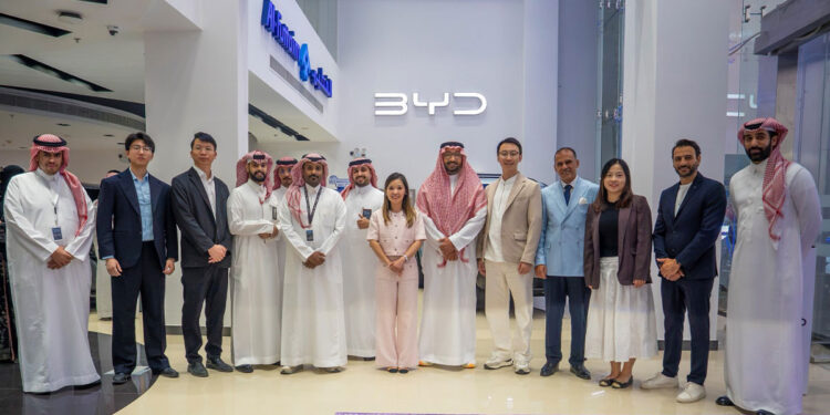 مجموعة الفطيم تفتتح صالتي عرض جديدتين لسيارات BYD في الرياض والقصيم بالمملكة العربية السعودية